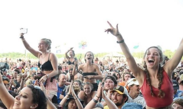 Music Festivals Make Forever Memories (10 Pics)